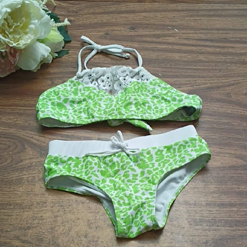 💚 Green and White Lace Bikini Set Girls Size 8